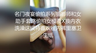 【新片速遞】长发高贵御姐范妹子，天冷不想动，穿个毛大氅，自慰诱惑，自己手指掰穴