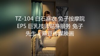 新人首脱~【陈陈呢】干净温婉漂亮~欧美女人般的大肥臀~看着娇小可人，一队美乳，逼逼很粉很赞