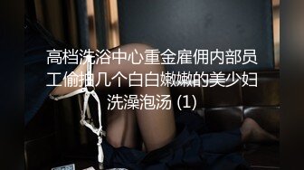 骚熟女的大屁股户外跟大哥帐篷内啪啪，熟女就是败火活好不粘人，口交大鸡巴好很骚被大哥各种爆草叫的好浪