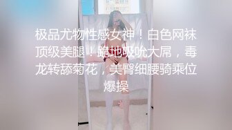 商场女厕全景厕拍蓝衣蓝裤年轻美眉肥美的鲍鱼已开始变黑了