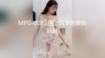 潜入偷拍很有韵味的黑衣少妇 难得的极品