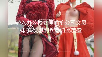 川外学妹跪舔腹肌男