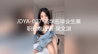 丰满熟女床上自拍玩小穴解闷