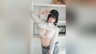 【新片速遞】  巨乳美眉吃鸡啪啪 在家被无套输出 小哥哥好坏操完妹妹的小粉穴不过瘾还要爆小粉菊 怼的奶子哗哗 吧表情享受 口爆吃精