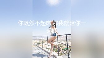  20岁新人小姐姐！大红唇甜美活泼！脱掉小背心，贫乳小奶子，掰穴特写看洞洞，苗条身材展示