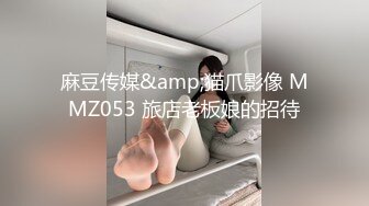 真是人帅鸡巴累，小哥哥都睡着了这少妇还不放过他，鸡巴很大小少妇很爱吃舔硬了上位抽插内射，又自慰高潮喷水