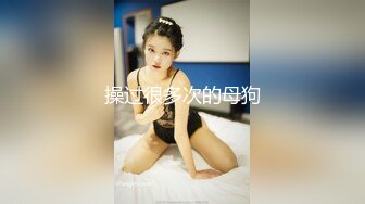 风景区女厕全景偷拍多位美女少妇前来献B (4)